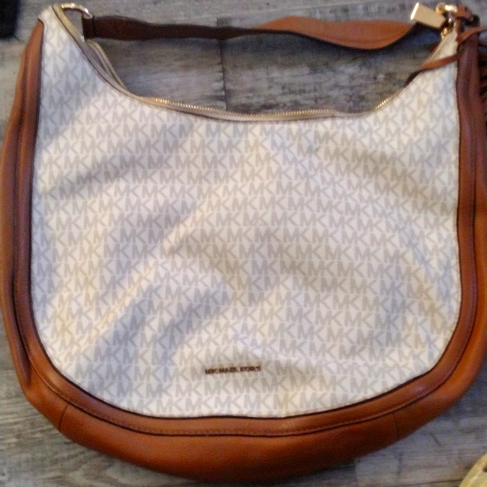 Micheal Kors hand bag